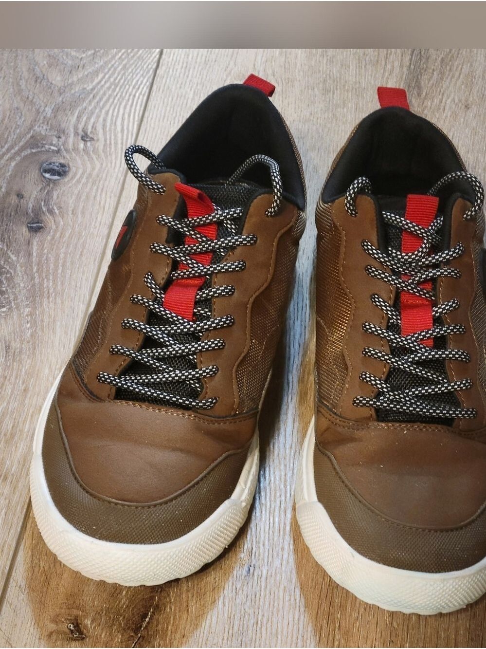 Airwalk Majarred2-J Men’s Size 10 Brown Low Top Skate Sneakers